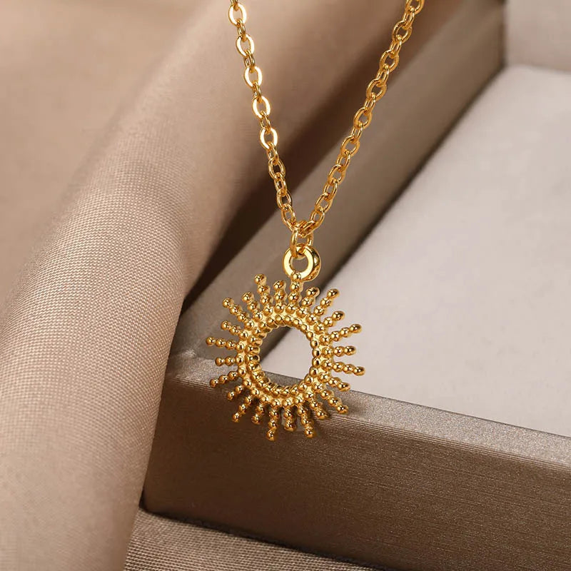 Helio Necklace